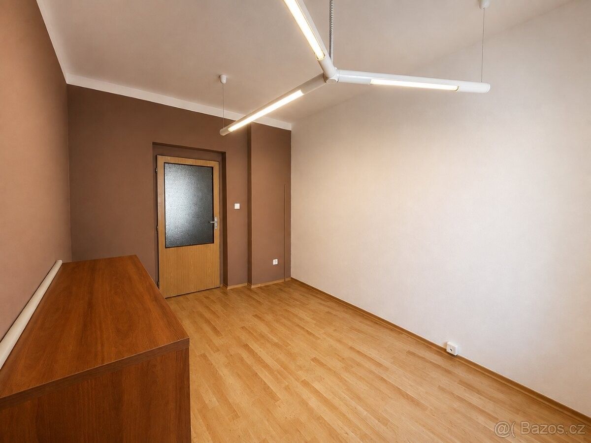 Kanceláře, Krnov, 794 01 - 2