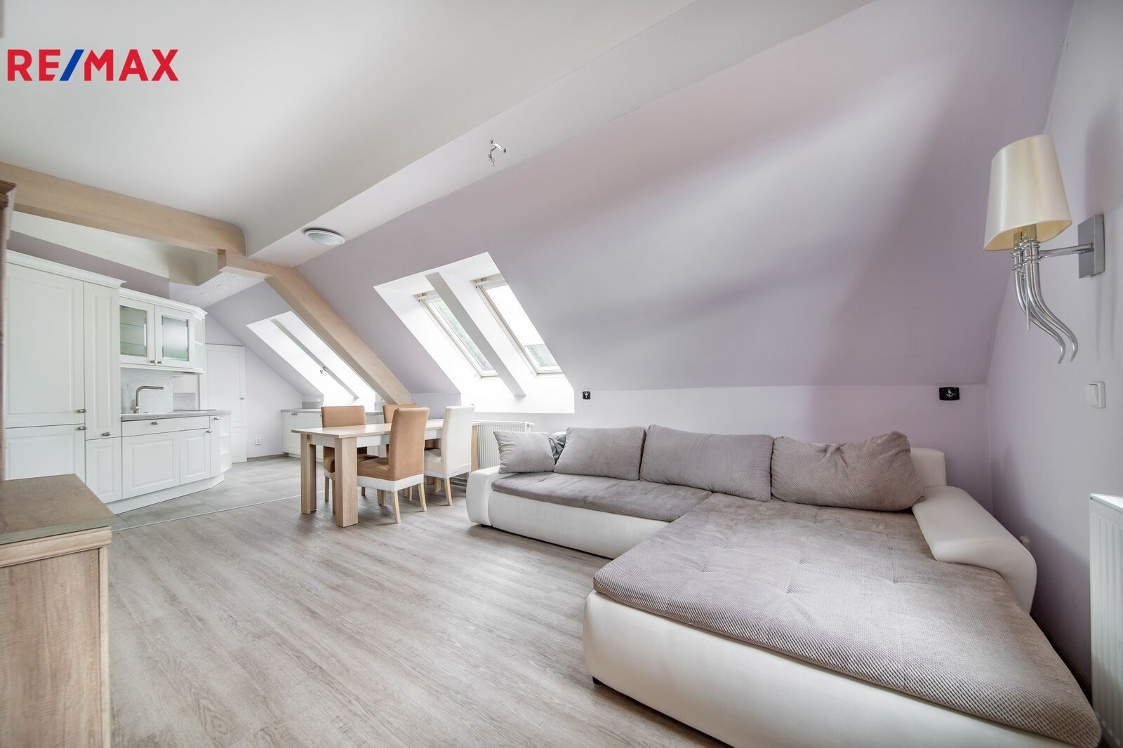 Pronájem byt - Na Vyhlídce, Karlovy Vary, 144 m²