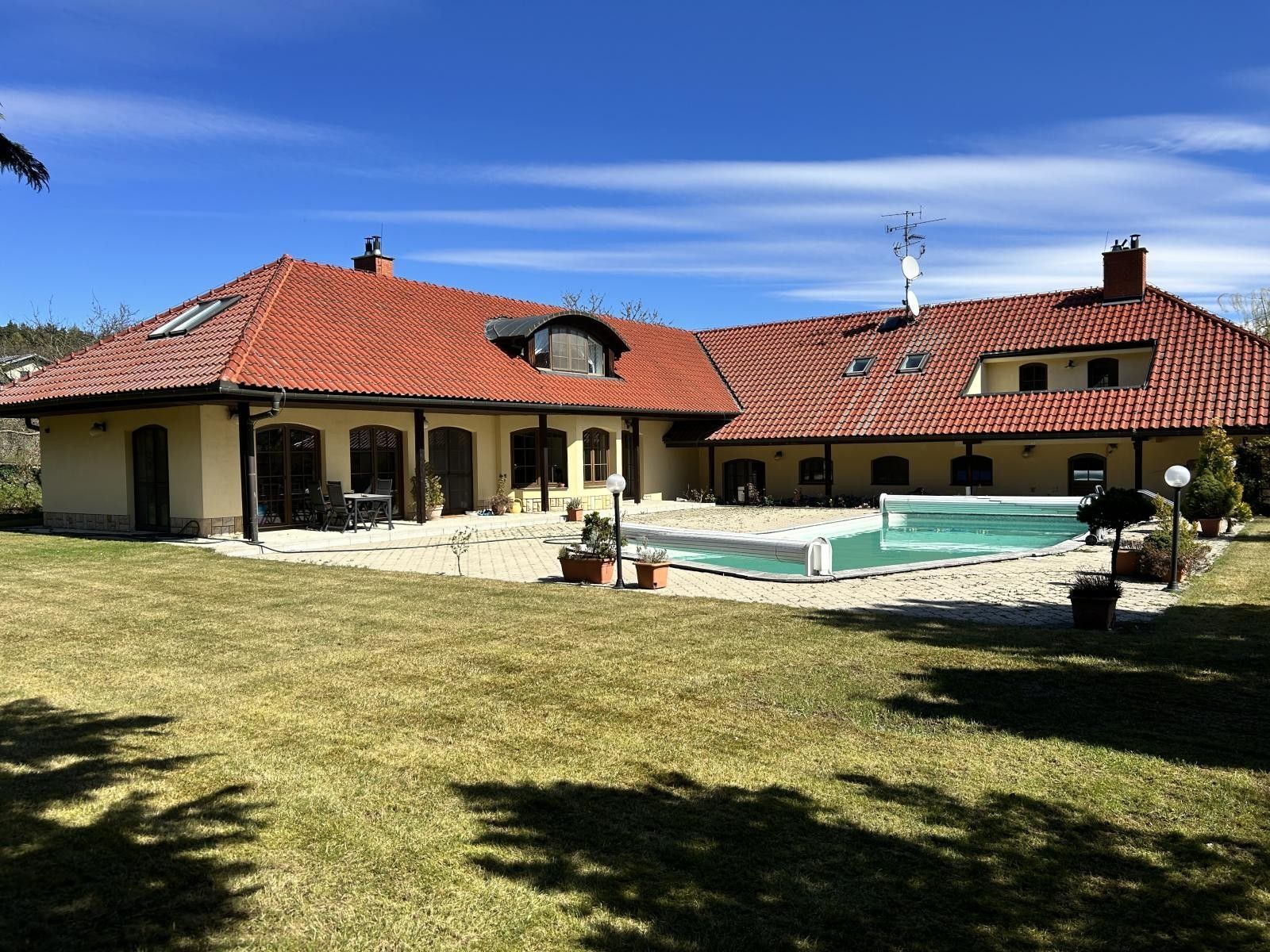 Dům, 392 m²