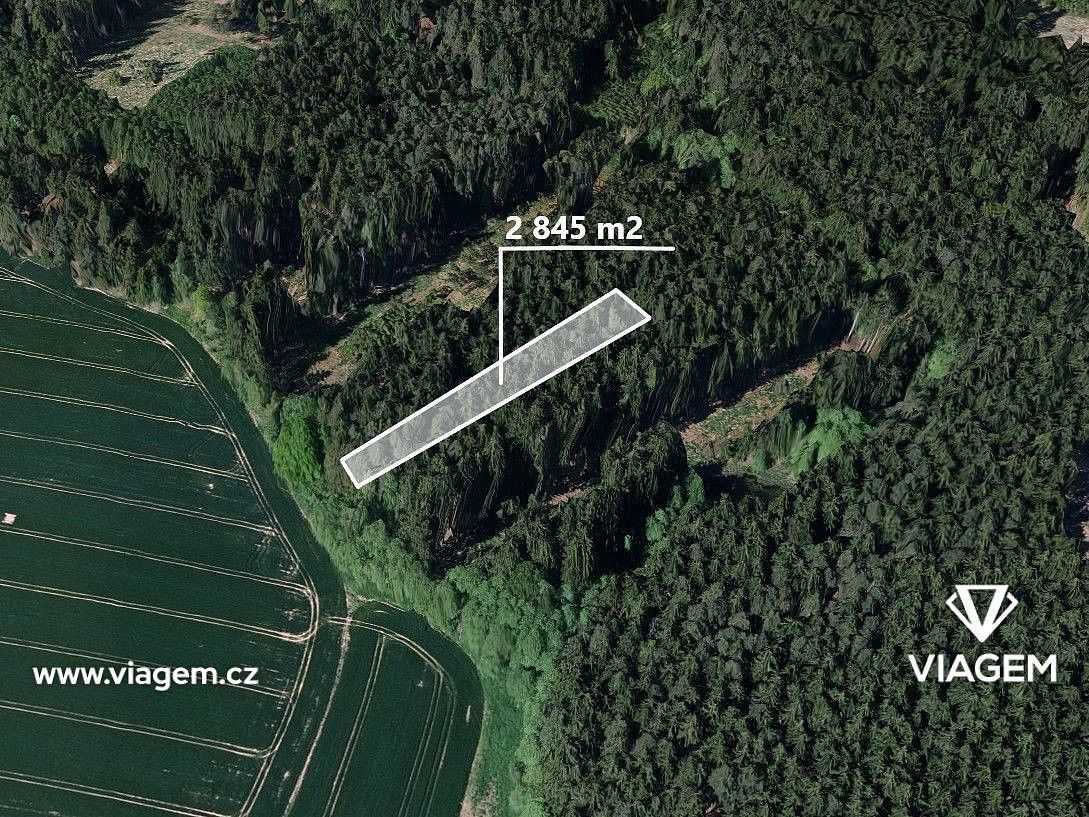 Les, 948 m²