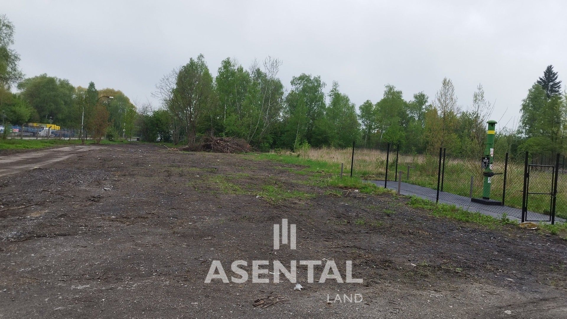 Prodej komerční pozemek - Nádražní, Orlová