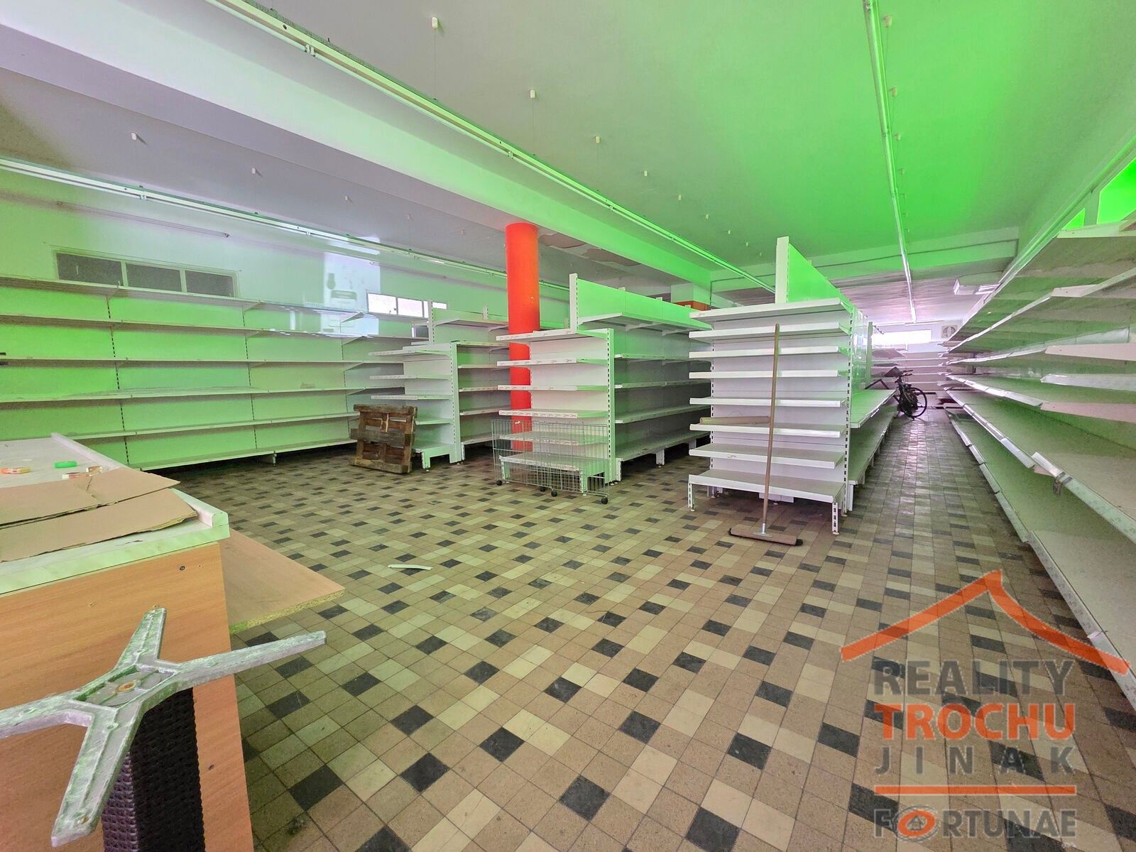 Obchodní prostory · 600 m² · Na Veselce, Úpice - 3