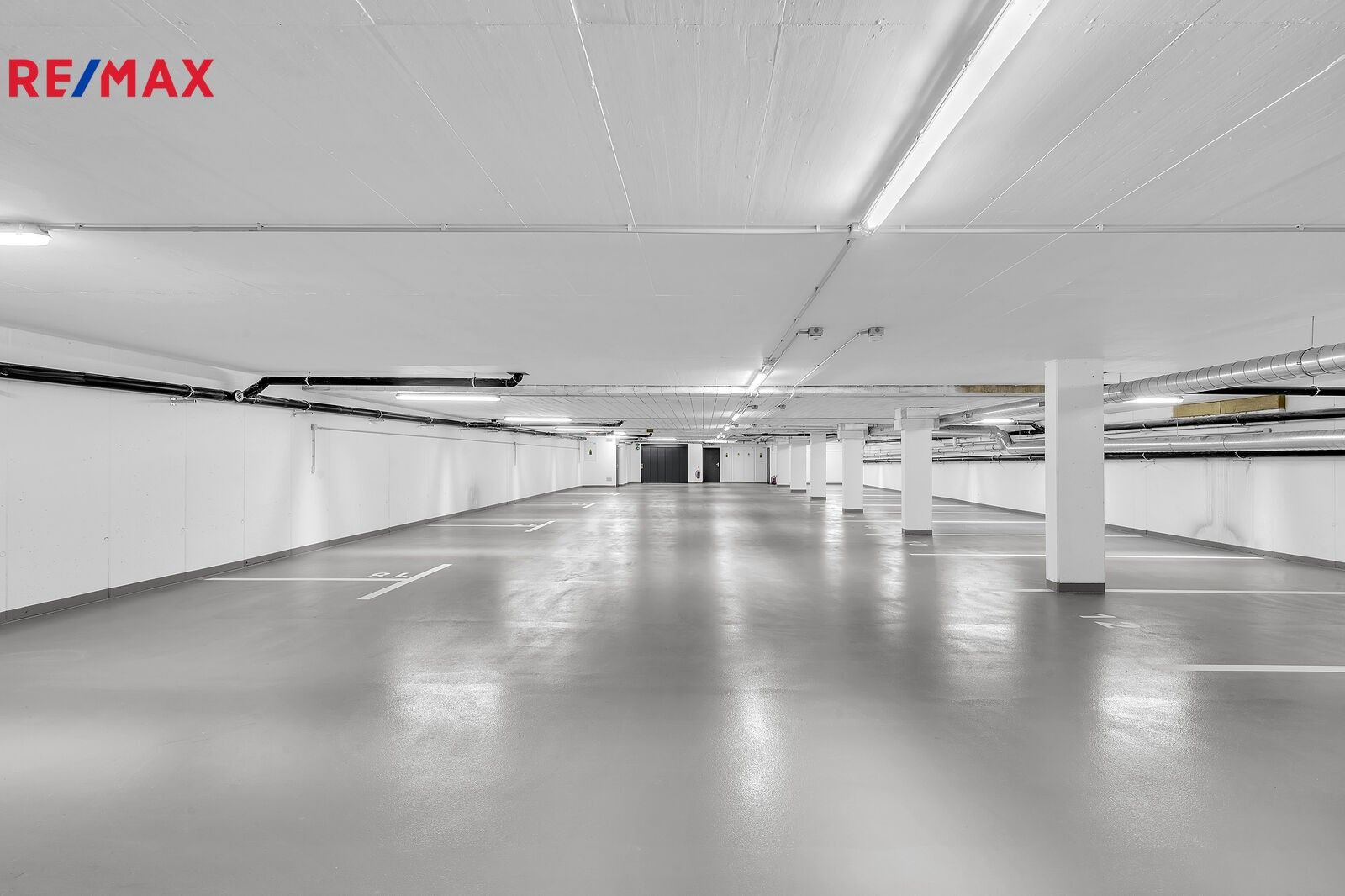 Prodej ostatní - Gočárova třída, Hradec Králové, 13 m²