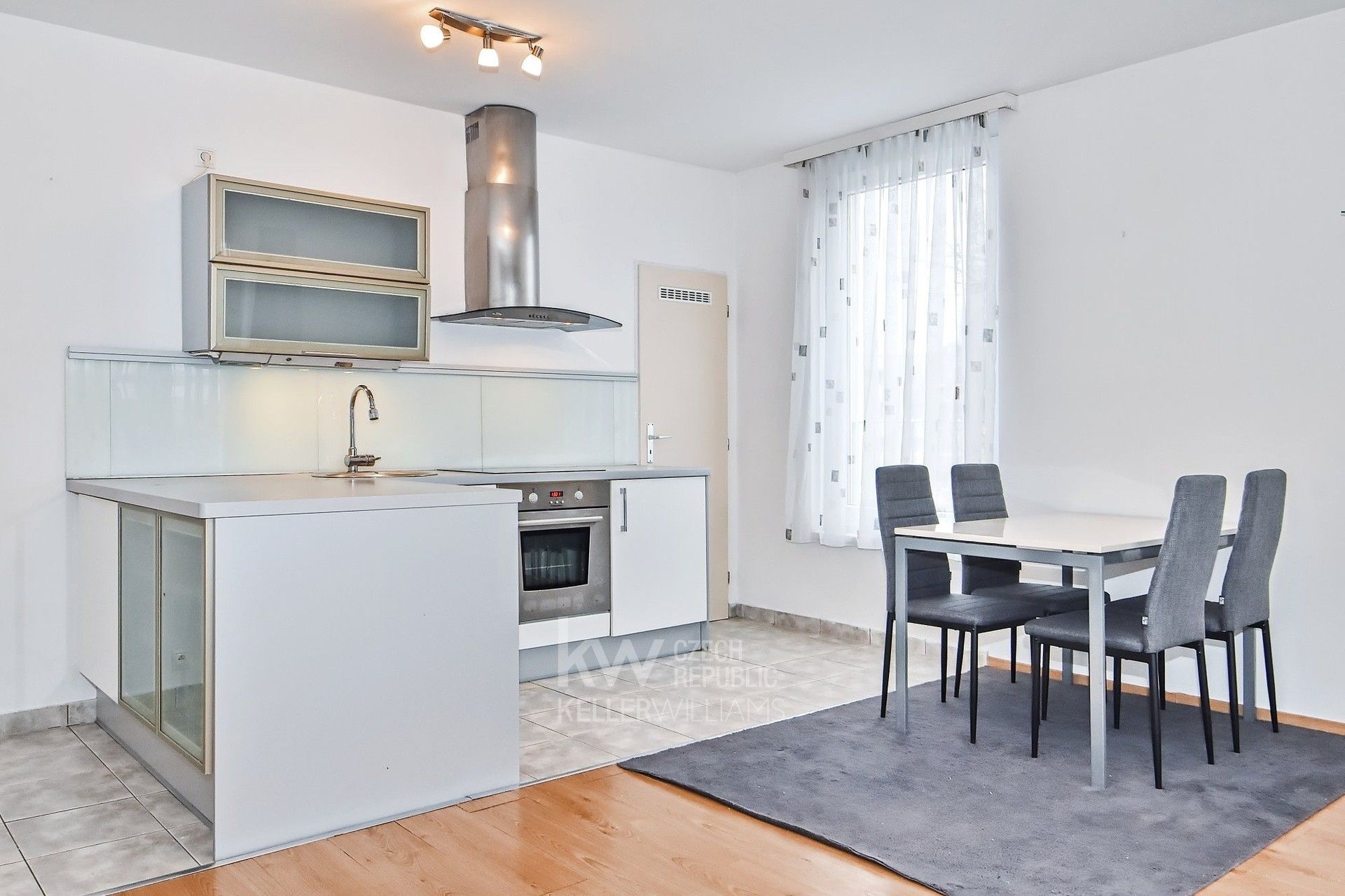 3+kk, Bechlínská, Praha, 74 m²