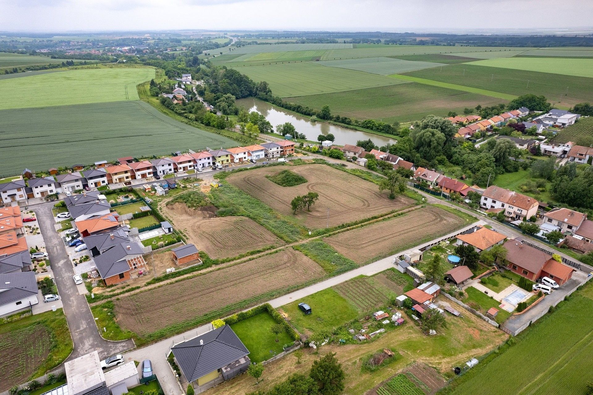 Pozemky pro bydlení, Syrovice - 2