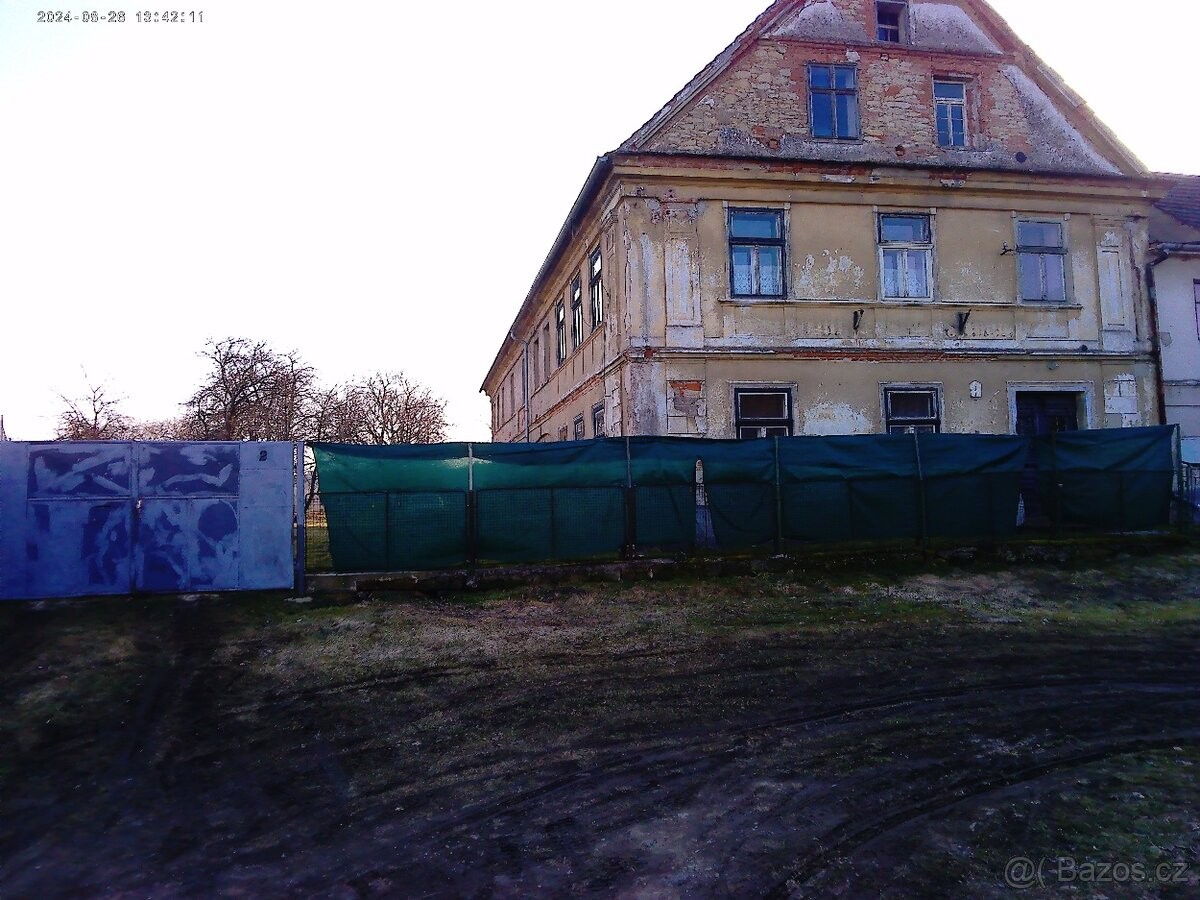 Rodinný dům, 2 400 m²