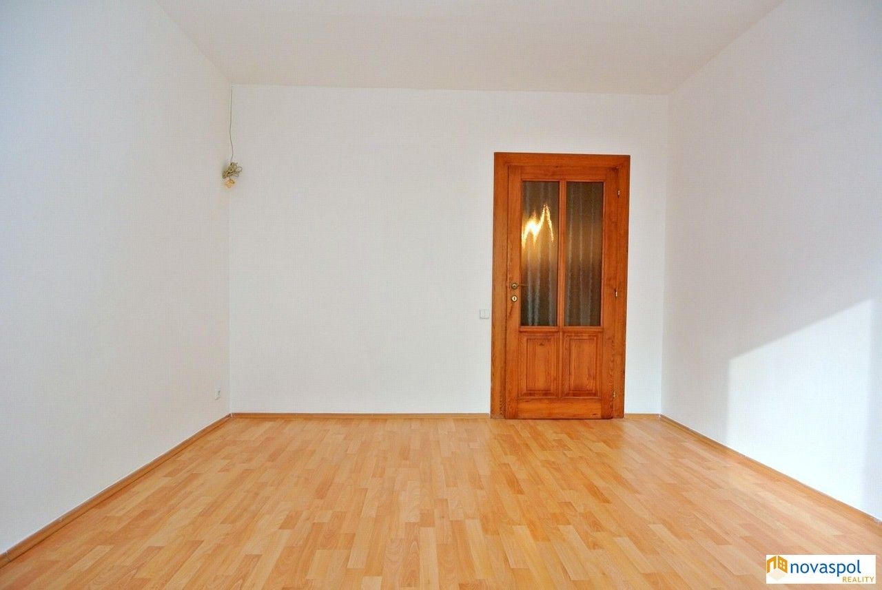 Byt 2+1 · 40 m² · Štúrova, Praha - 2