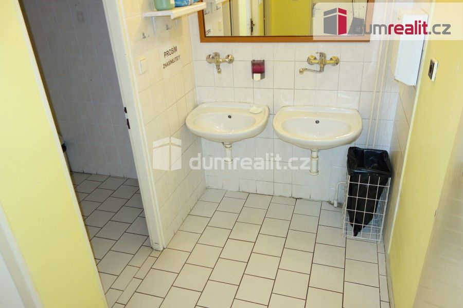 Pronájem obchodní prostory - náměstí T. G. Masaryka, Břeclav, 15 m² - 5