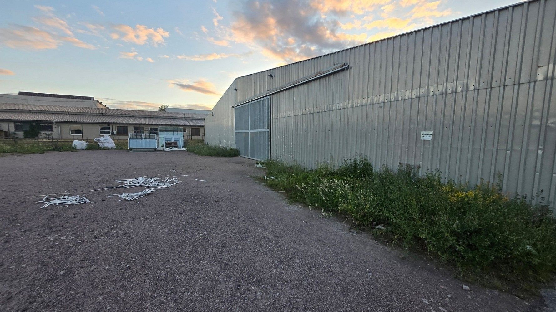 Prodej výrobní prostory - Znojmo - Oblekovice, Jihomoravský kraj, 1 563 m² - 2