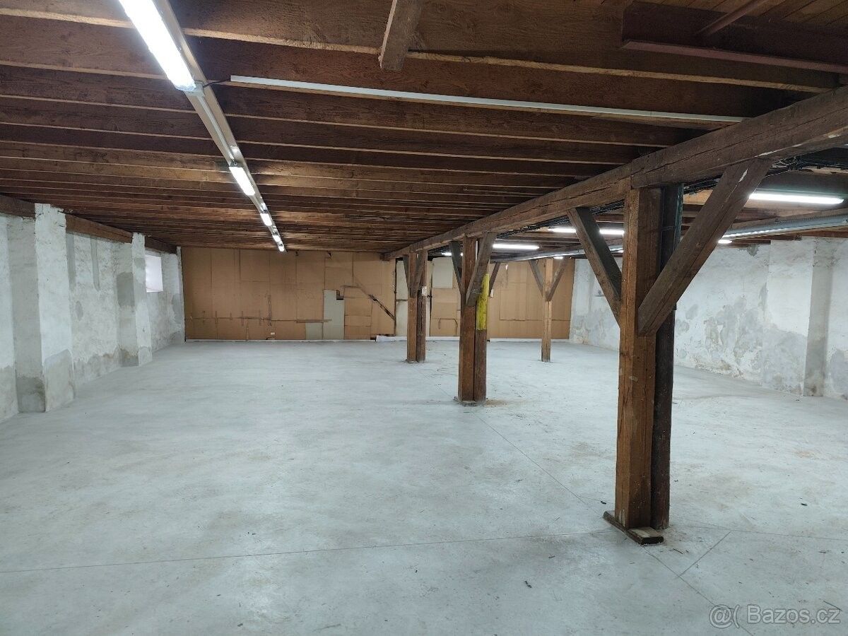 Sklady, Opava, 746 01