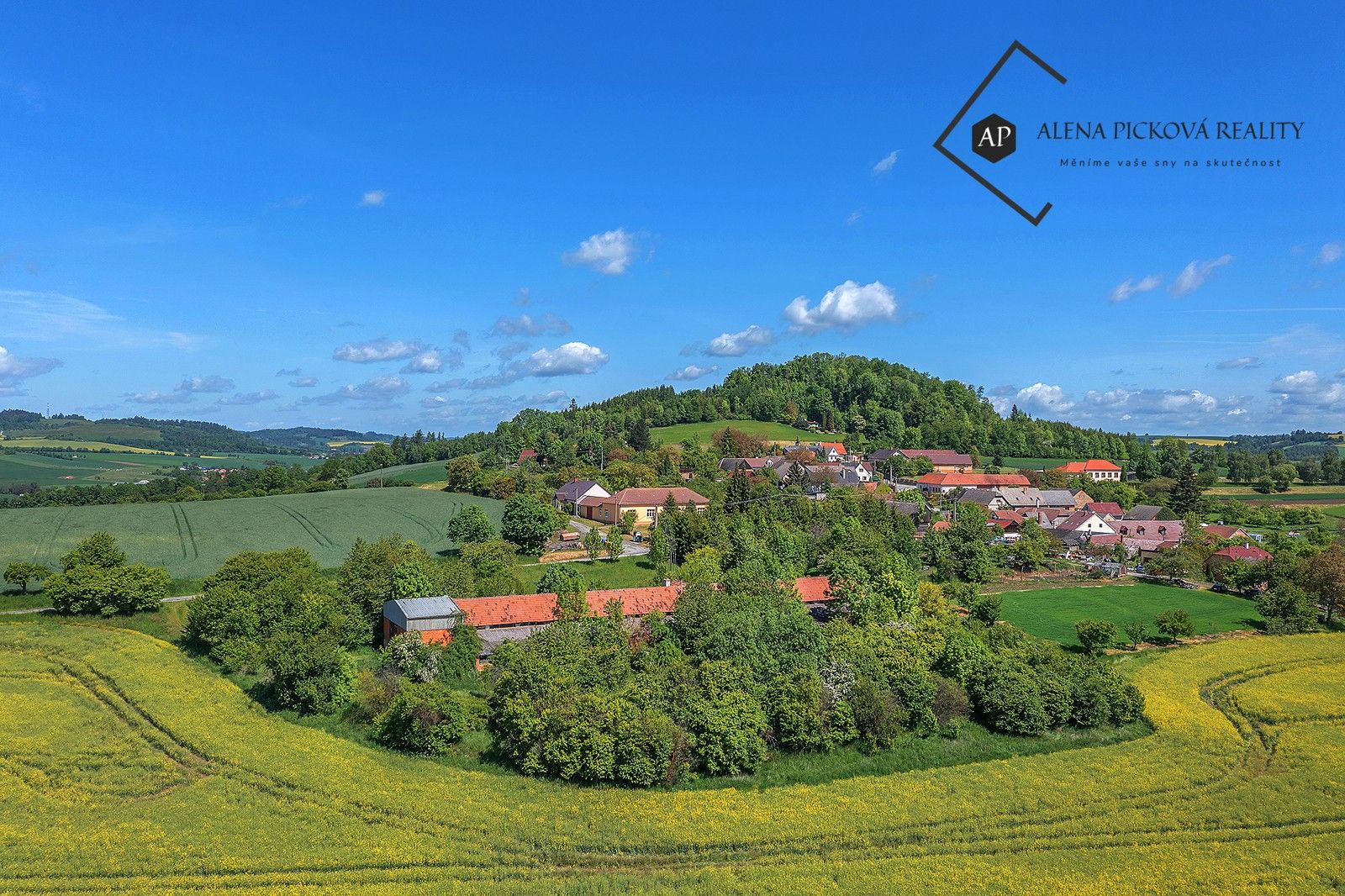 Prodej zemědělská usedlost - Louka, 1 m²