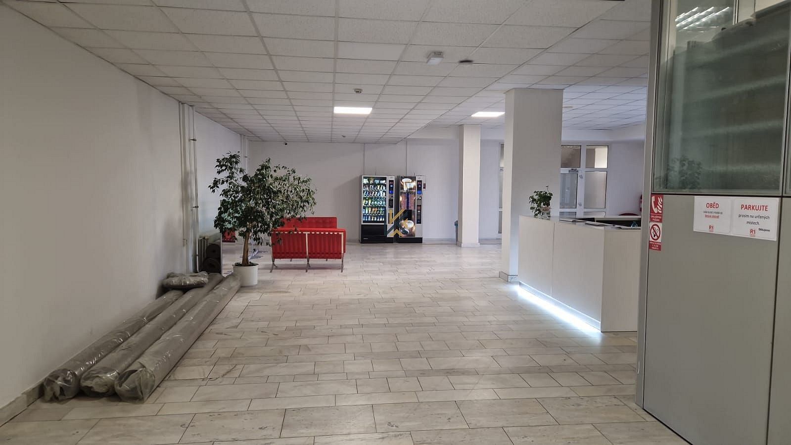 Pronájem obchodní prostory - Praha - Chodov, okres Praha 11, Hlavní město Praha, 450 m² - 5