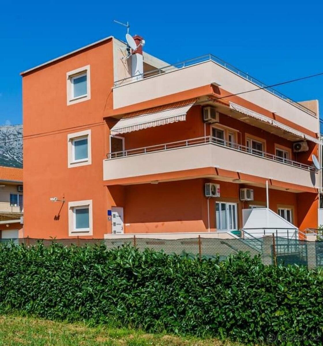 Rodinné domy, 987 66, Zahraničí