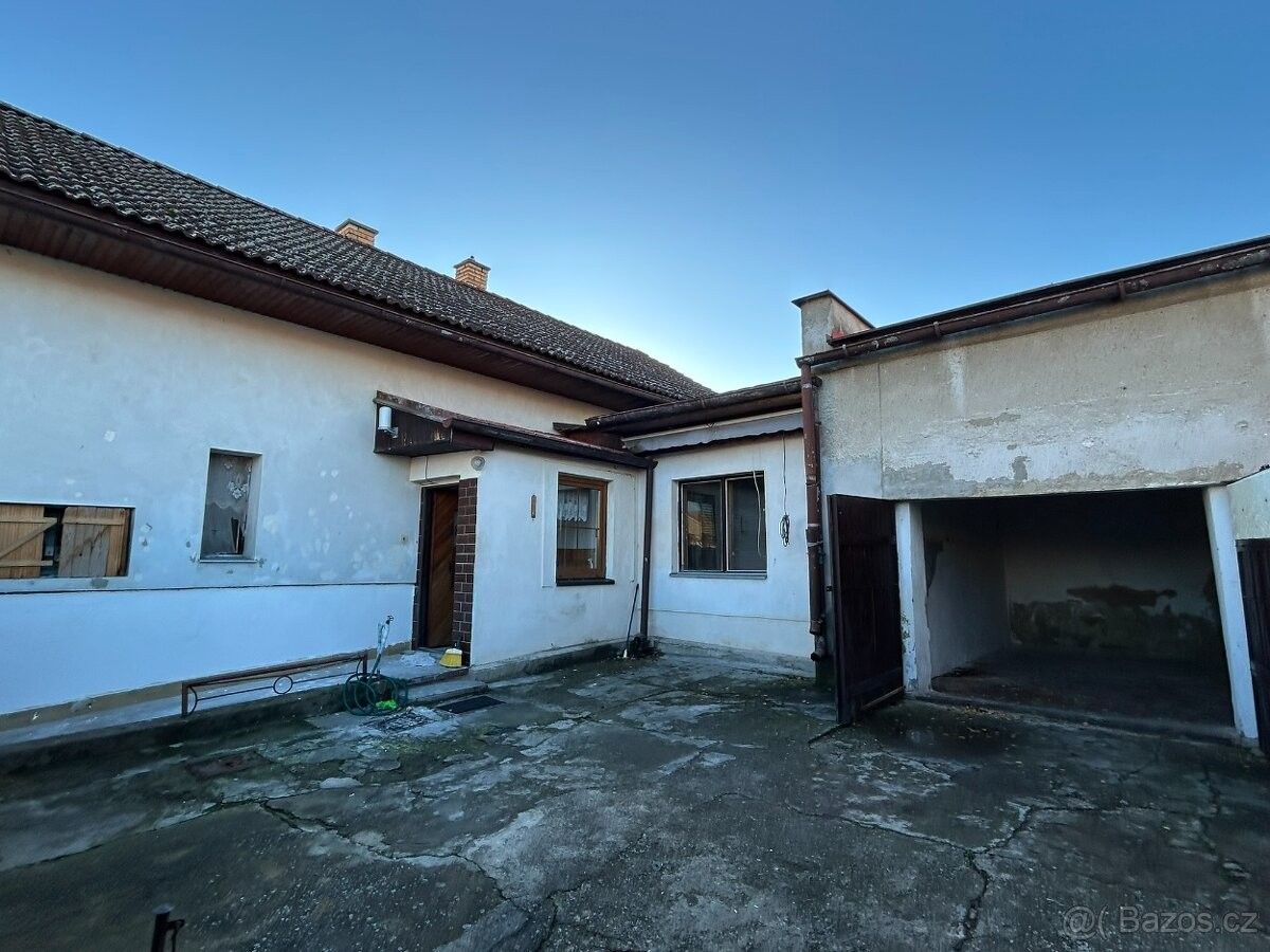 Pronájem rodinný dům - Hospozín, 273 22