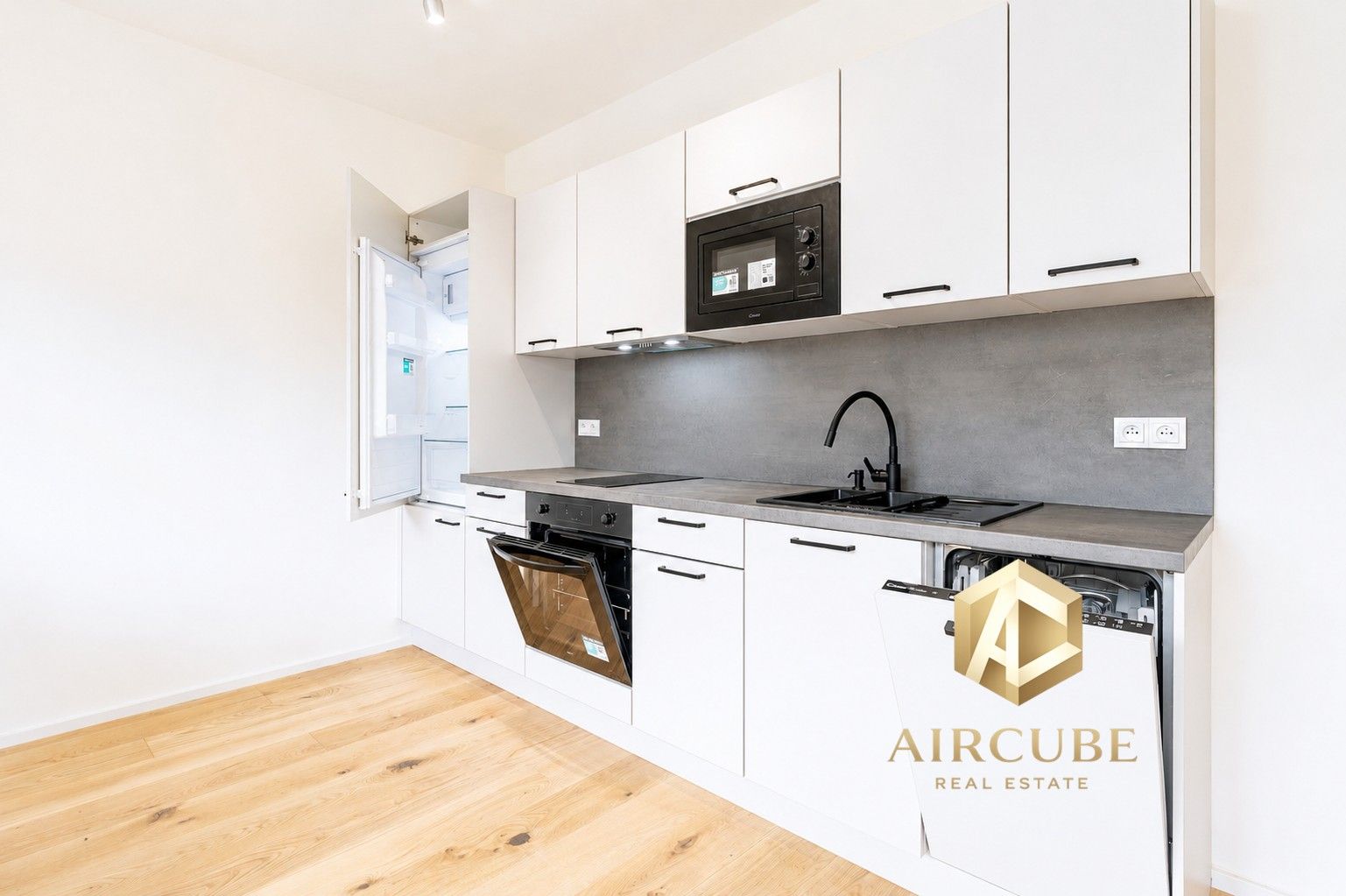 Pronájem byt 1+kk - U Komína, Praha Radlice, 33 m² - 5