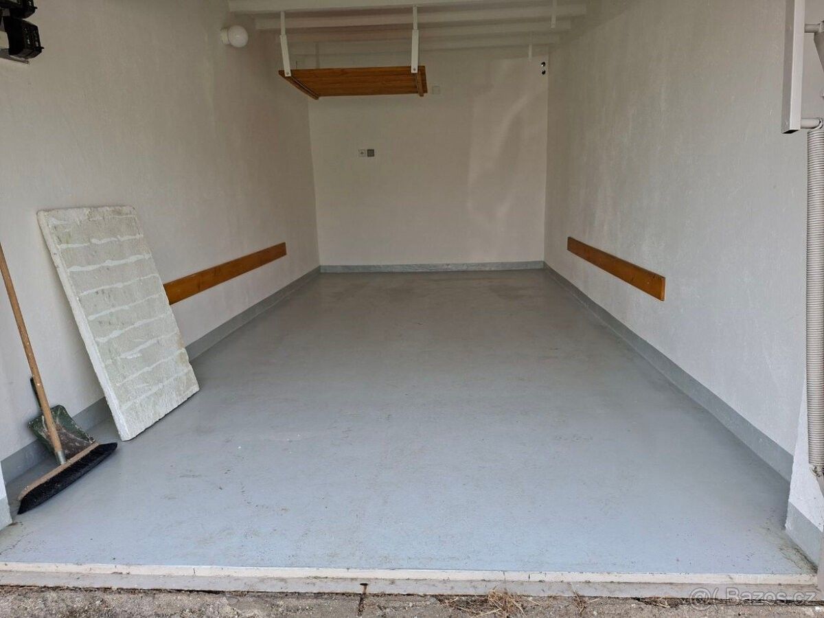 Garáže, Tábor, 390 03