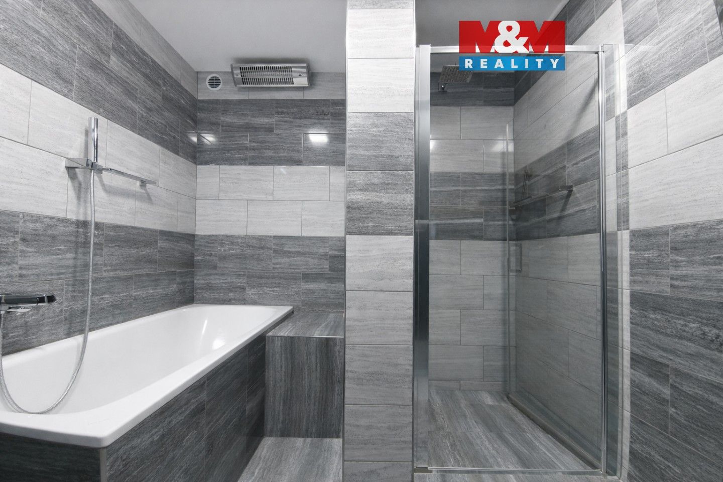 2+kk, 1. máje, Dobruška, 25 m²