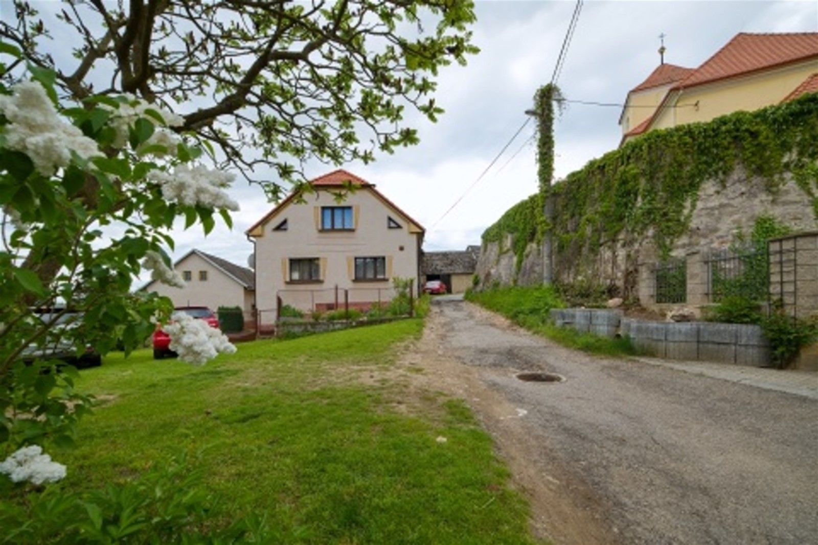 Prodej rodinný dům - Divišov Zdebuzeves, 255 m² - 2