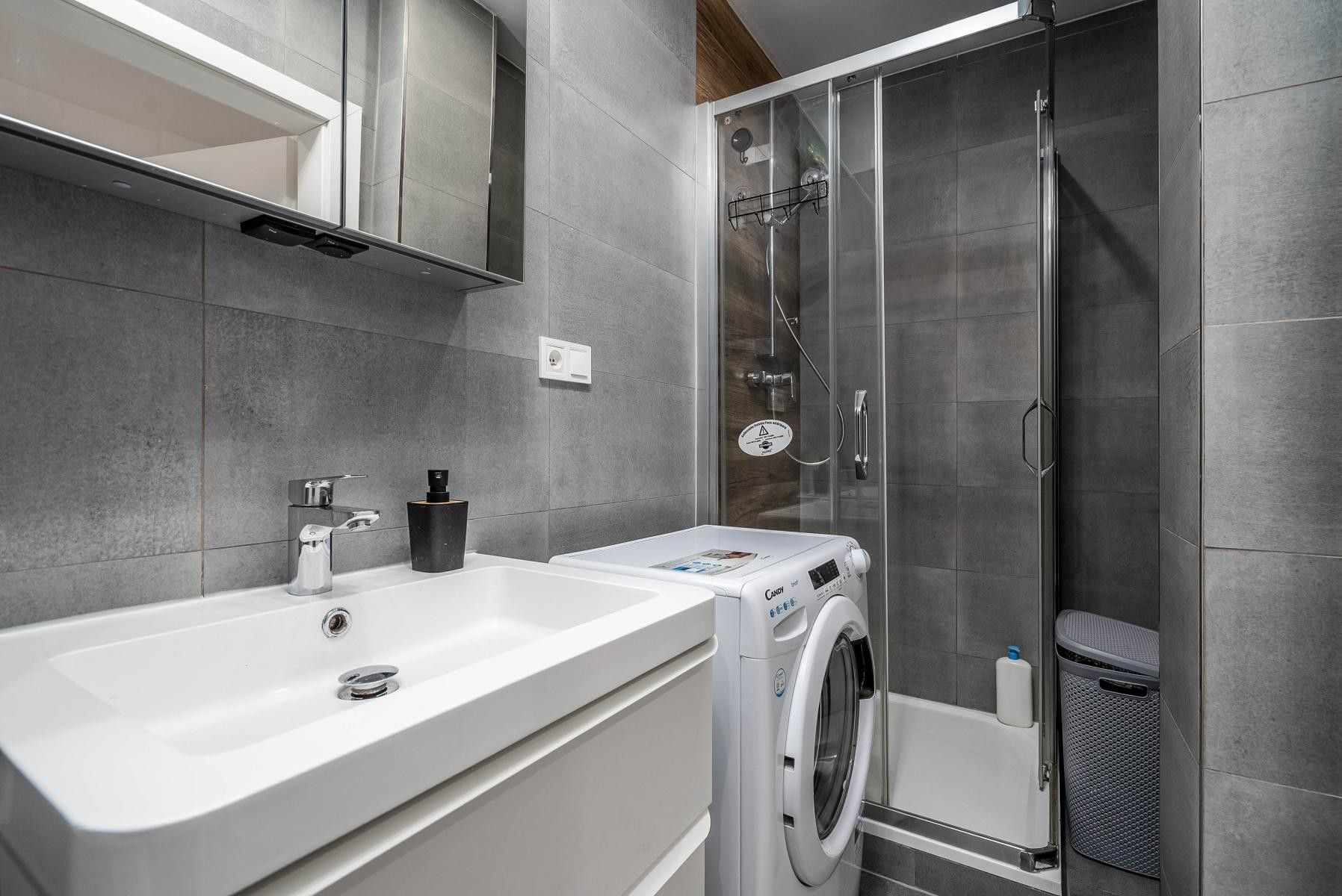 Byt 2+1 · 57 m² · Na Petřinách  , Praha - 4