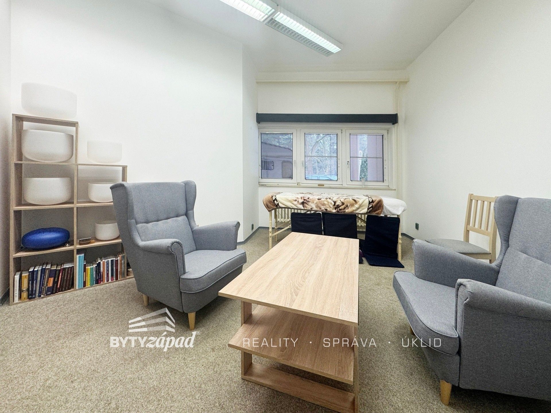 Pronájem kancelář - Sadová 636, Domažlice, 18 m²