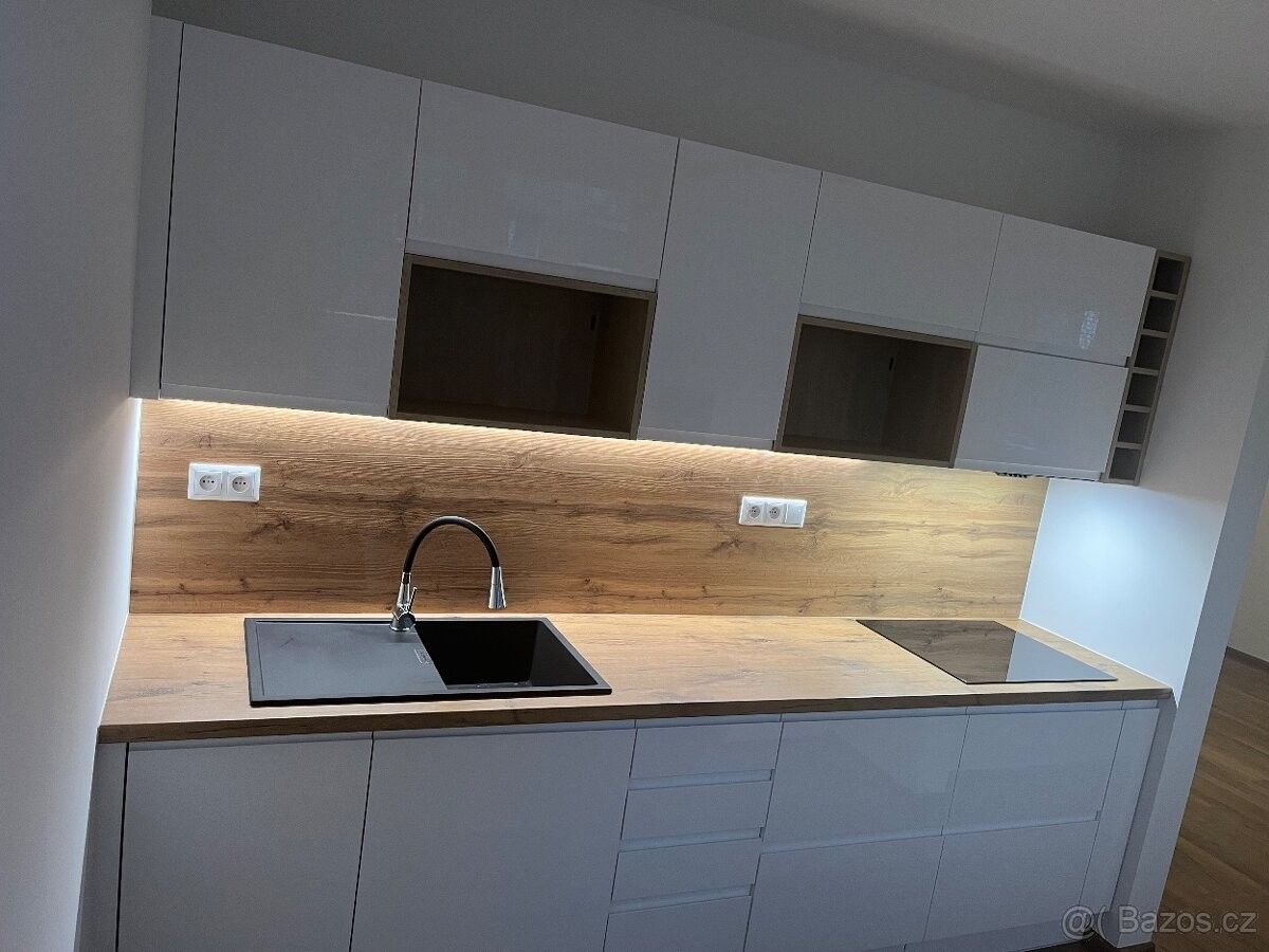 Prodej byt - Český Těšín, 737 01