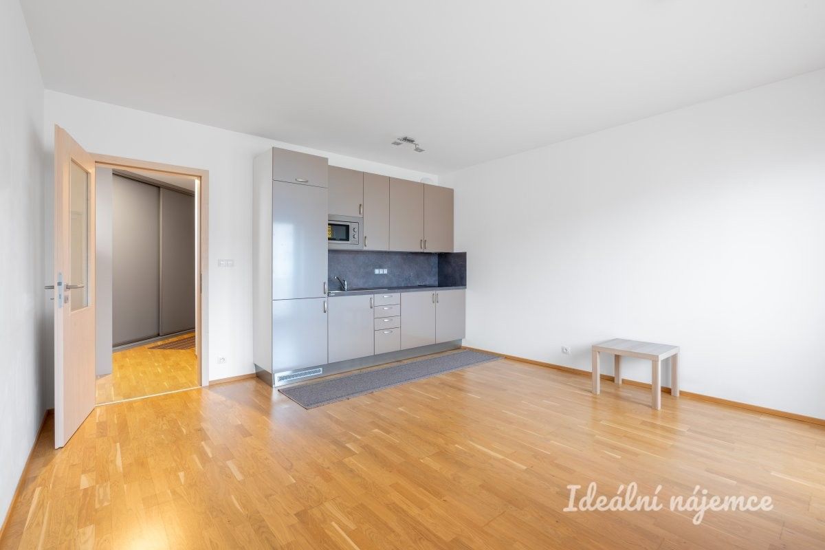 Byt 1+kk · 34 m² · Voznická, Praha - 4