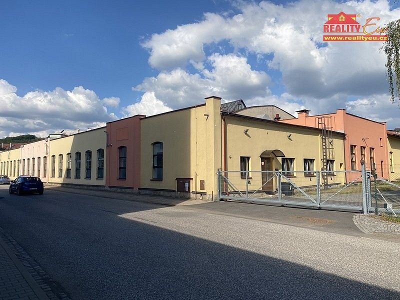 Výrobní prostory, 4 200 m²