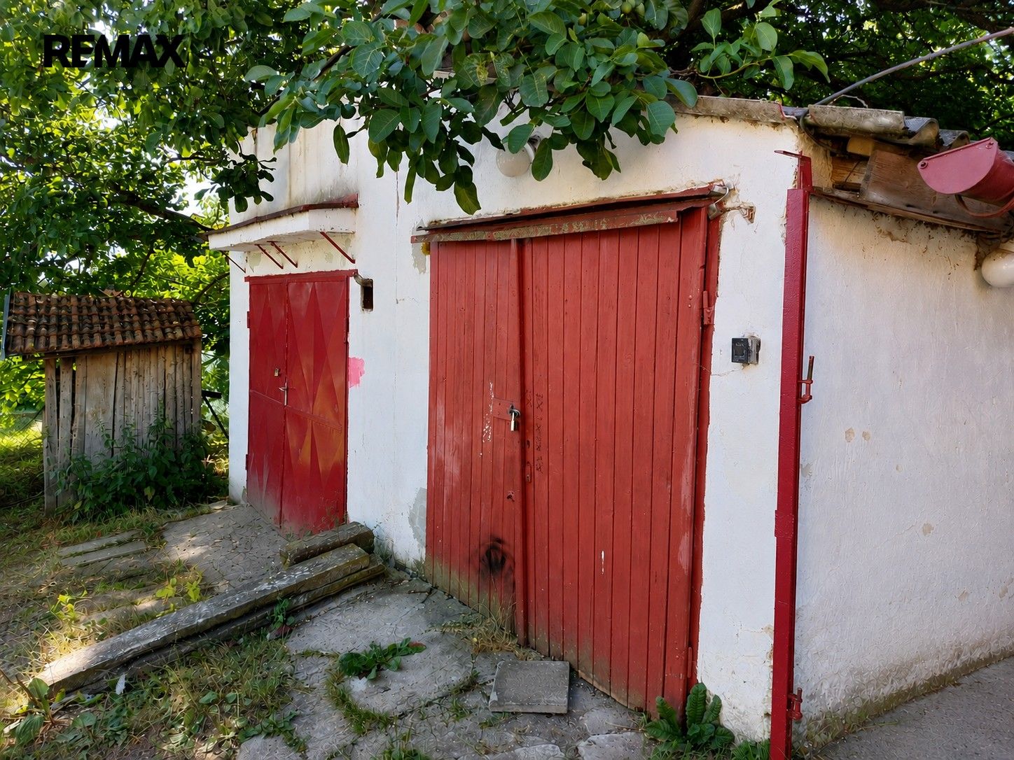Garáže, Okříšky, 38 m² - 1
