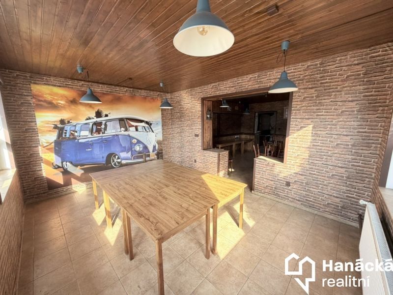 Pronájem restaurace - Přerovská  , Bystřice pod Hostýnem, 390 m²