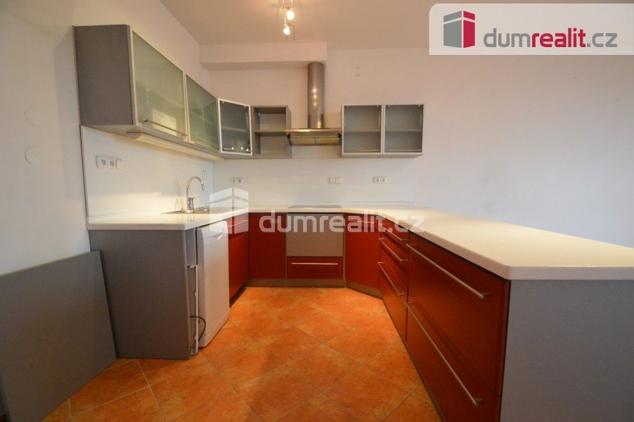 Pronájem byt 2+kk - Otradovická, Praha, 68 m²