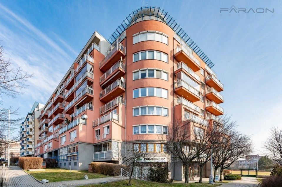 3+kk, Kodymova, Praha, 87 m²