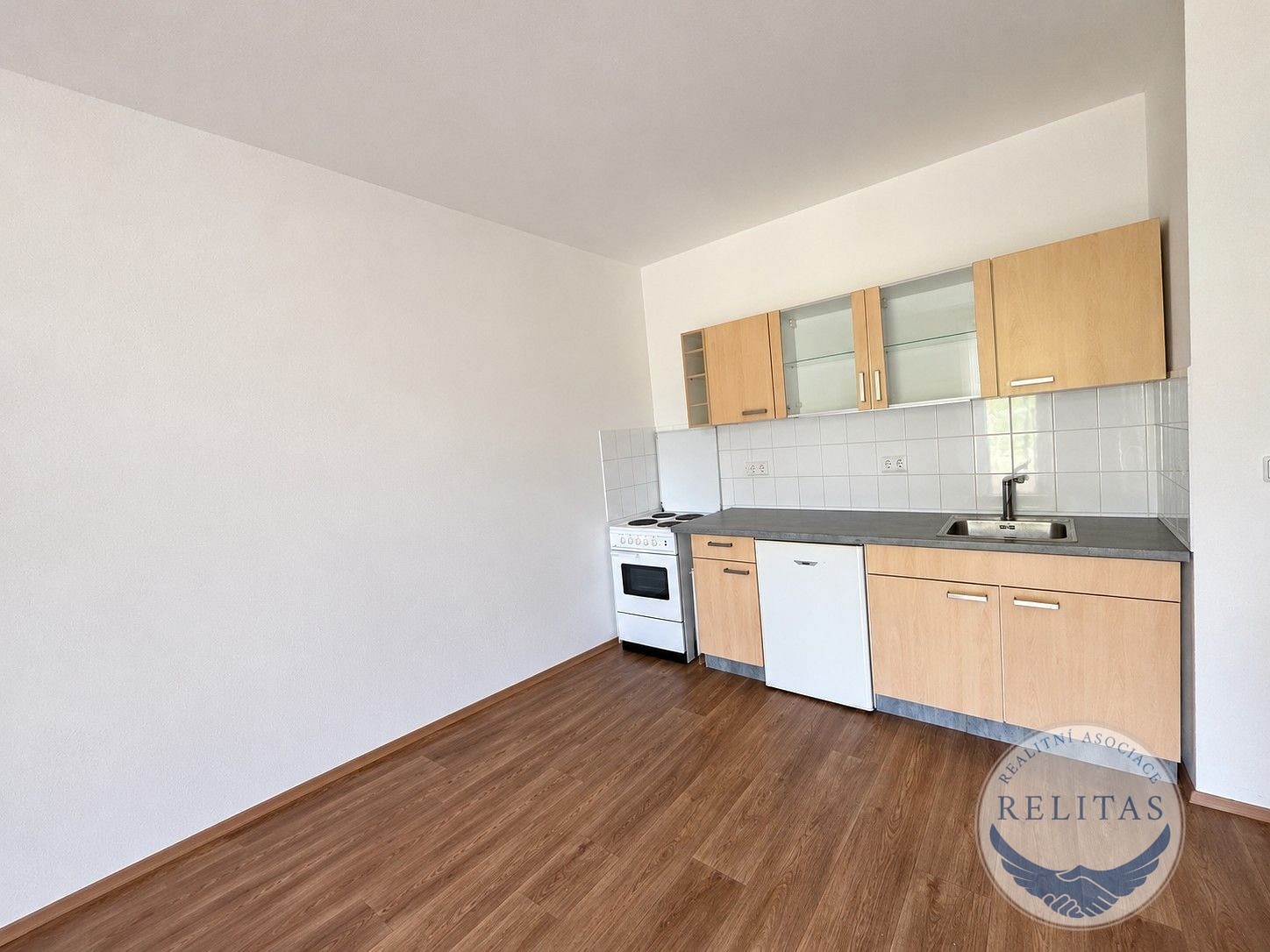 Pronájem byt 1+kk - Zimní 1582, Hostivice, 31 m² - 5