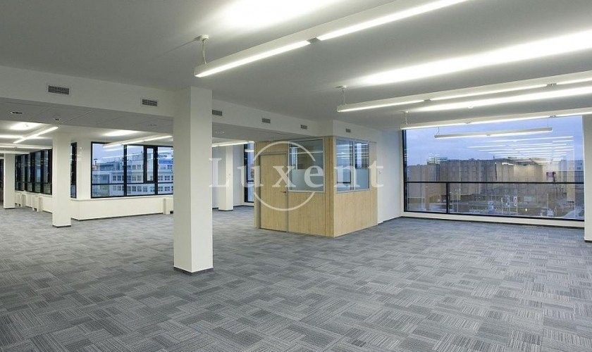 Kancelář · 630 m² · Štětkova  , Praha Nusle - 3