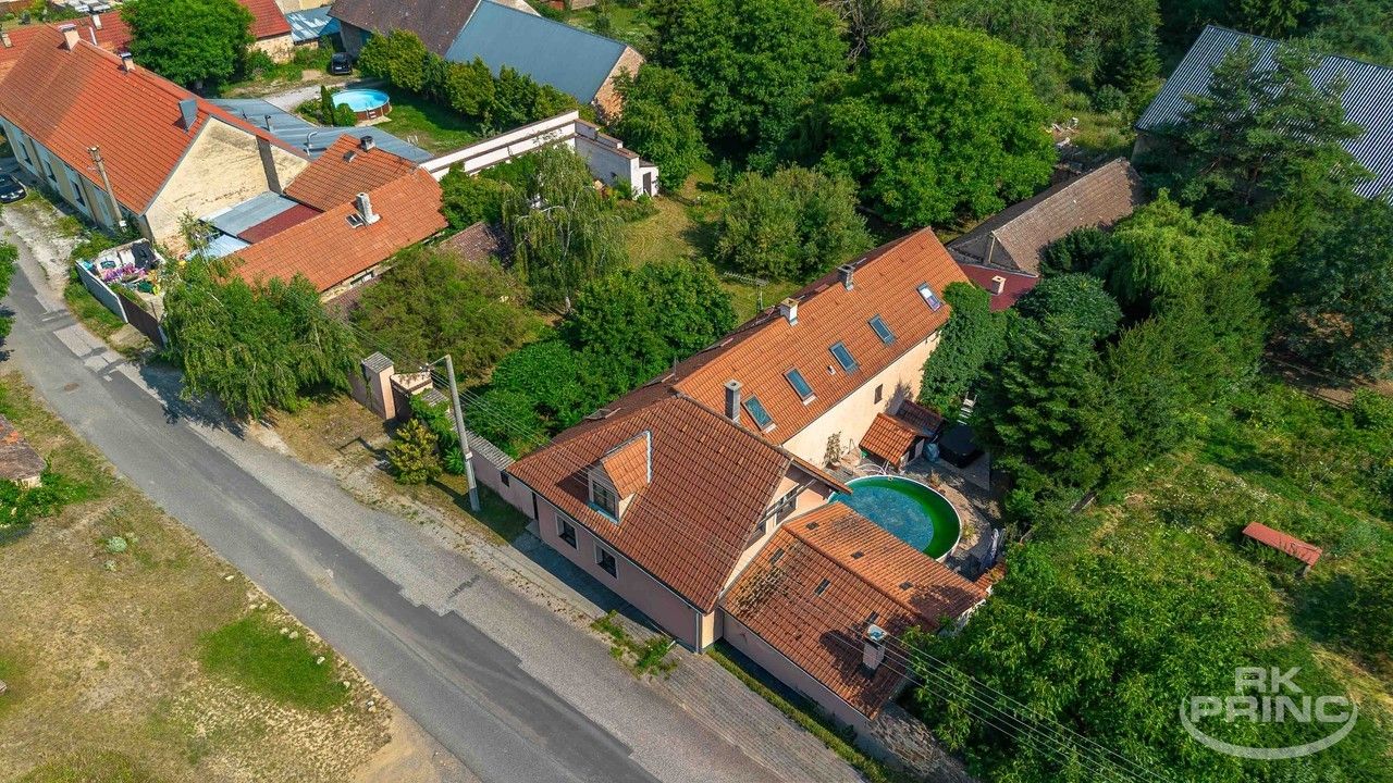 Rodinné domy, Kostelní, Vráž, 450 m² - 1