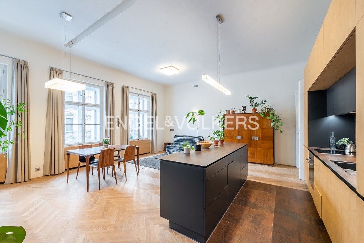 2+kk, Křižíkova, Praha, 93 m²