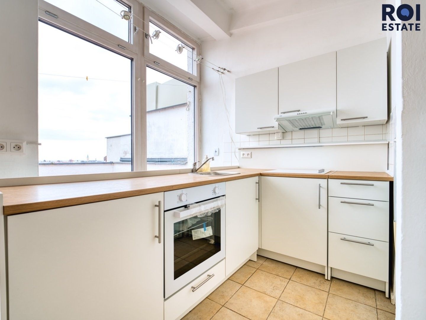 2+kk, Šlikova, Praha, 77 m²