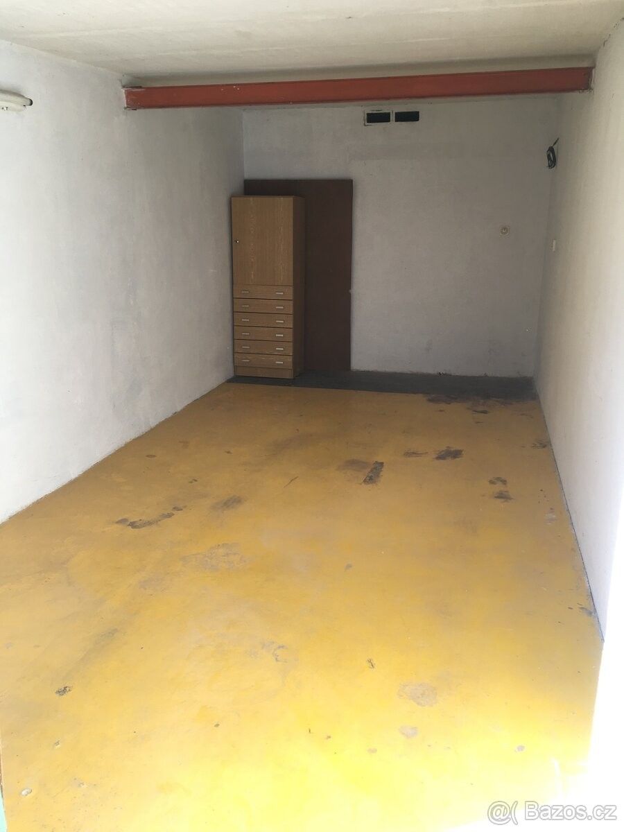 Garáže, České Budějovice, 370 01