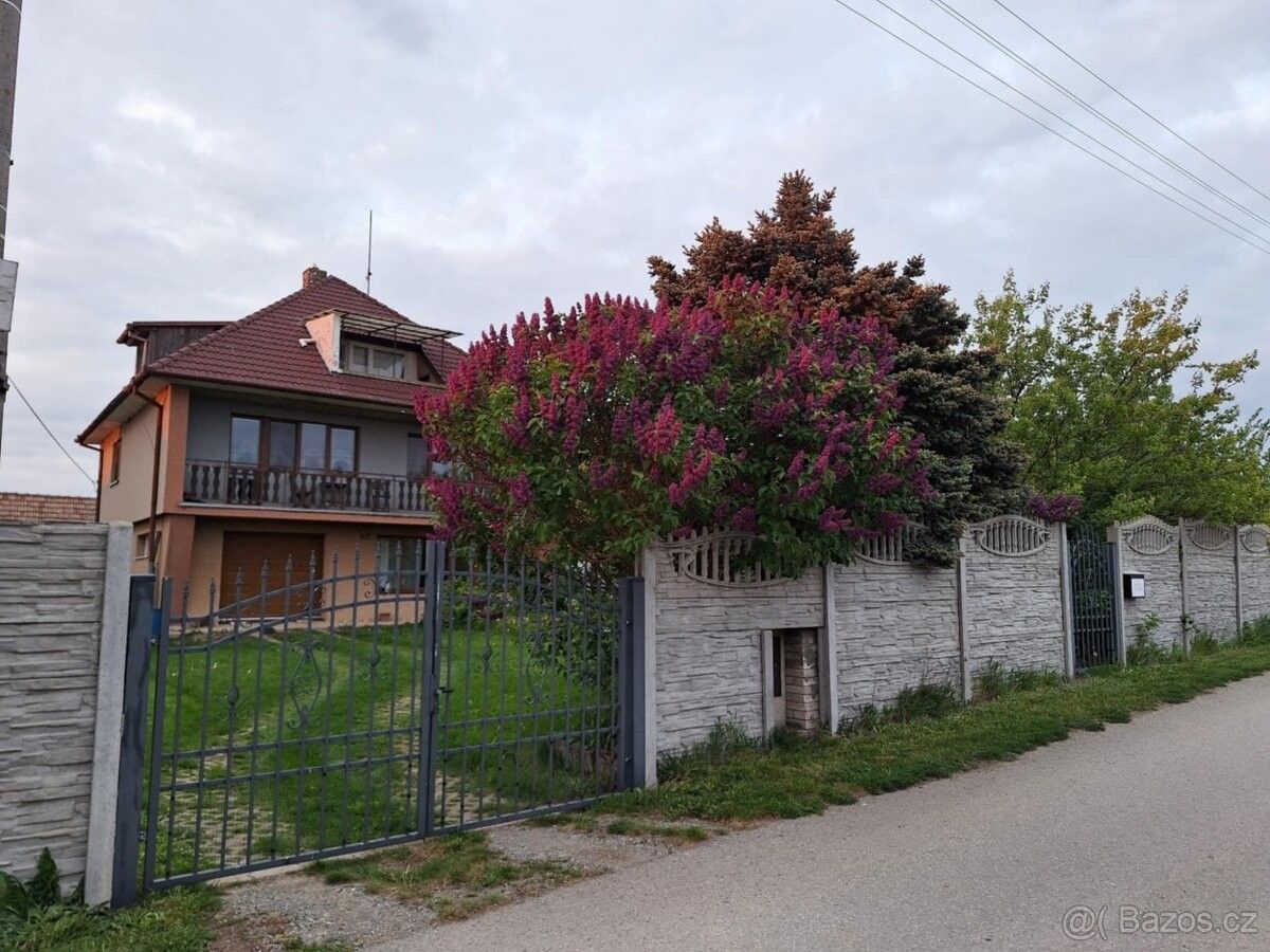 Rodinné domy, Dolní Loučky, 594 55