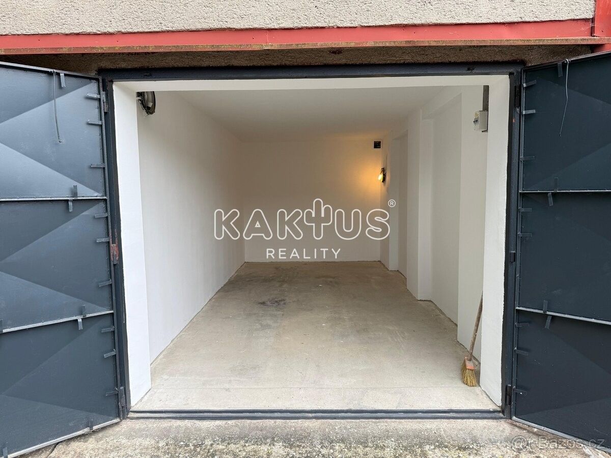 Garáže, Ostrava, 722 00