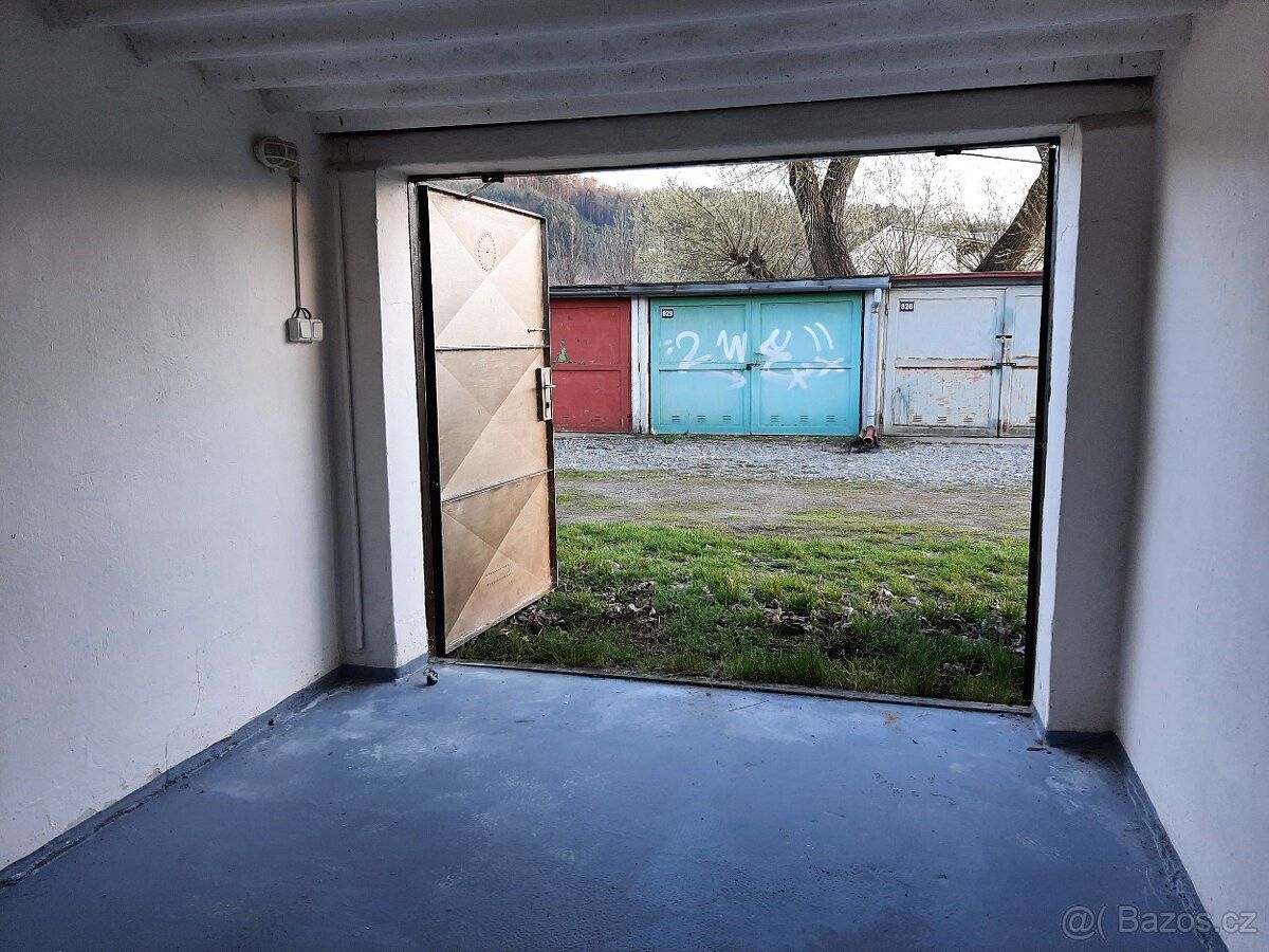 Garáže, Kuřim, 664 34