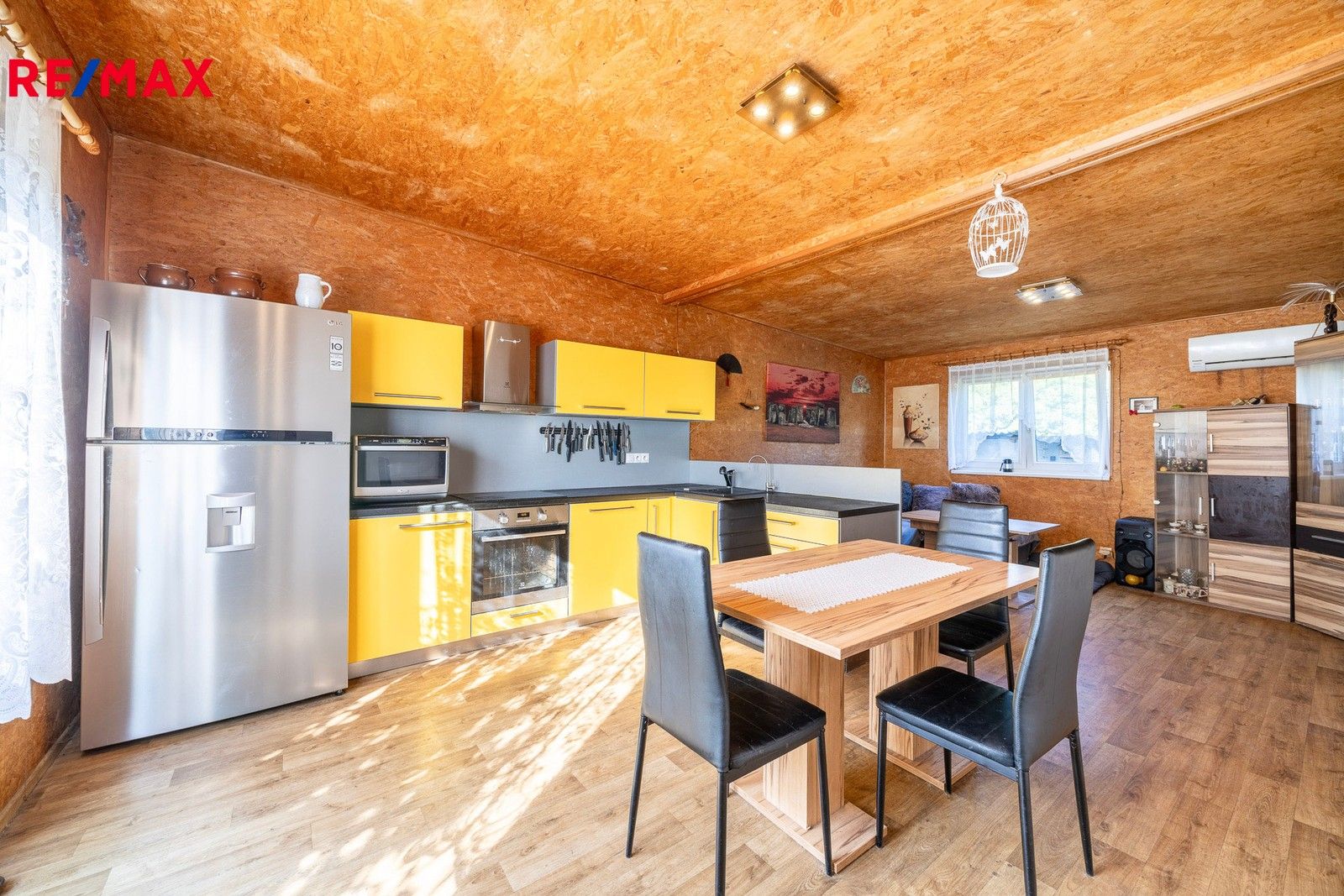 Chaty, Káraný, 50 m²