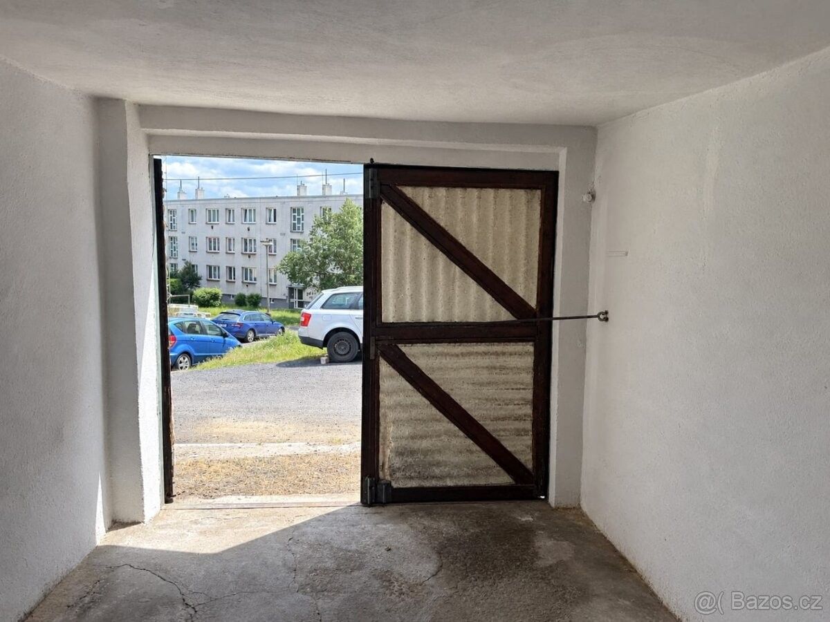 Garáže, Krupka, 417 42 - 2
