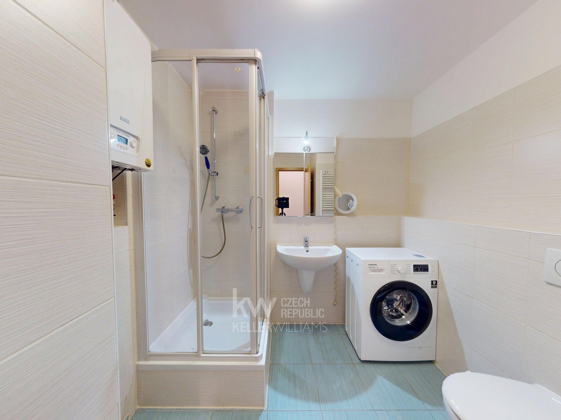 Pronájem byt 1+kk - Pelušková, Praha, 27 m²