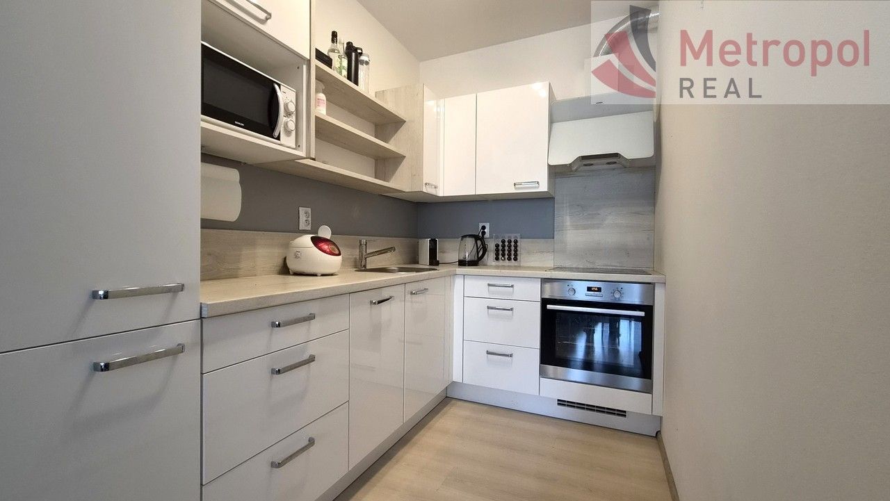 2+kk, Pod Vinicí 2842, Pardubice Zelené Předměstí, 52 m²