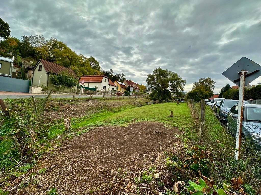 Prodej pozemek pro bydlení - Praha, 150 00, 736 m²