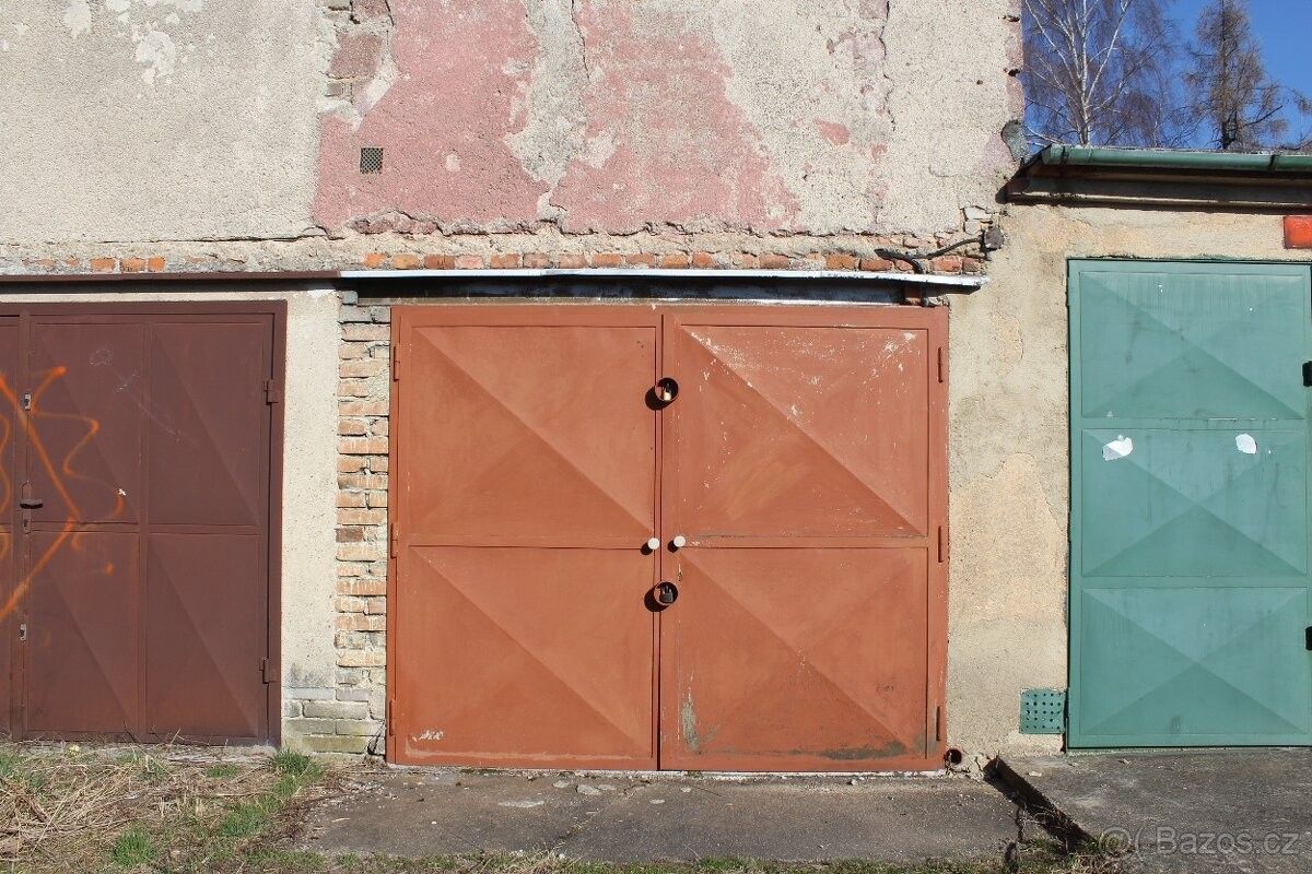Garáže, Kladno, 272 04