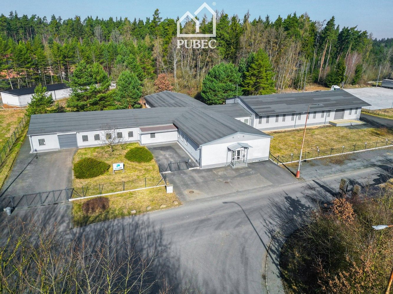 Výrobní prostory, 1 327 m²