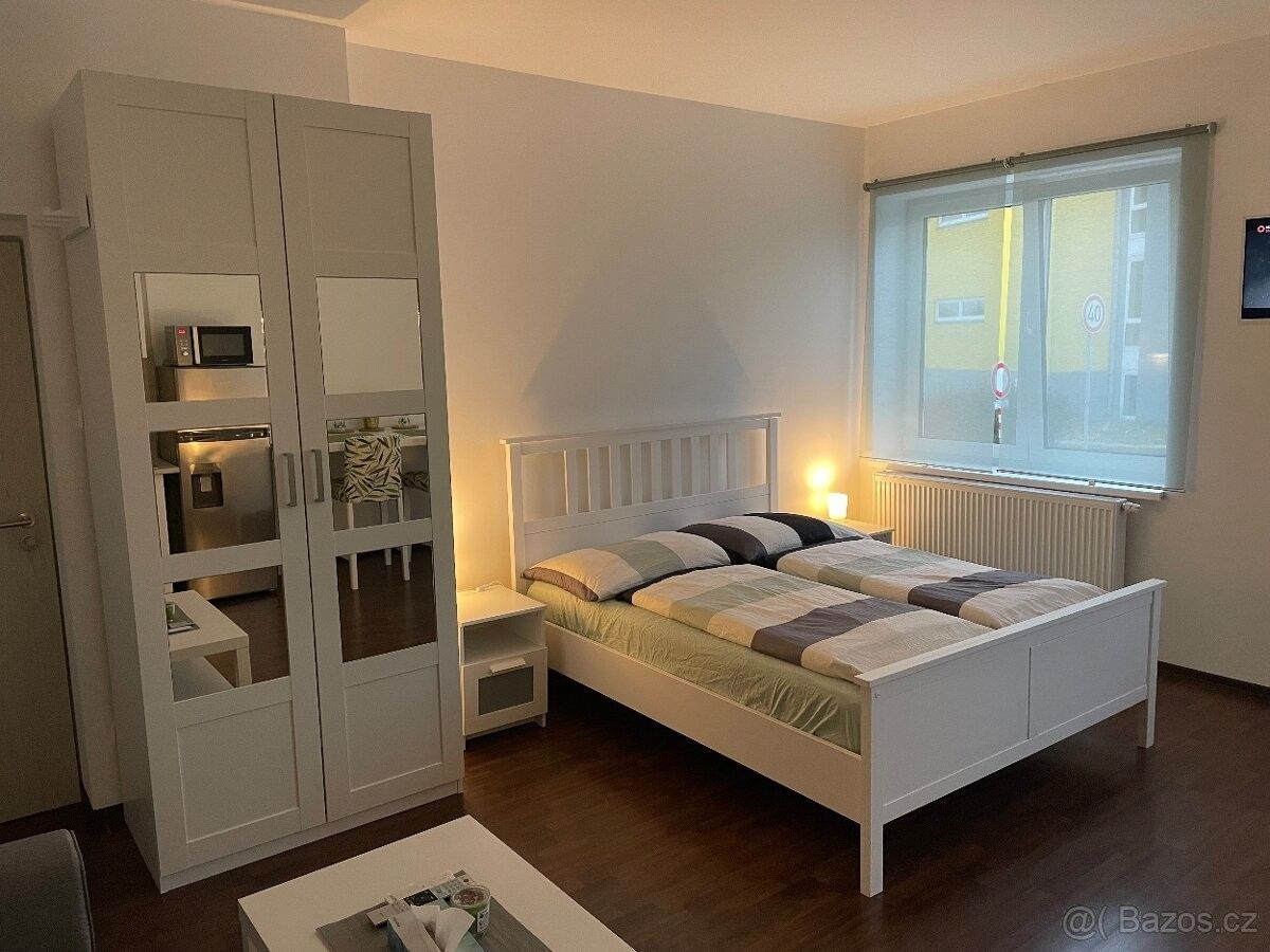 Pronájem byt - Praha, 193 00