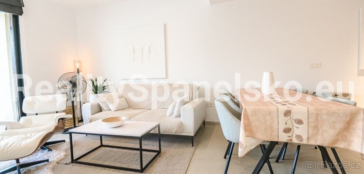 Rodinné domy, 987 66, Zahraničí