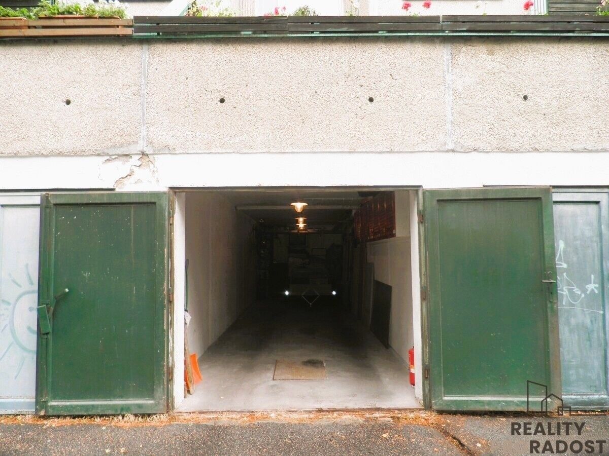 Garáž, 13 m²